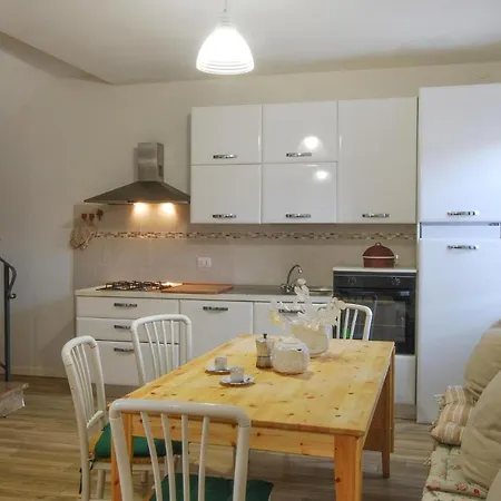 Lovely In Dignano With Kitchen Casa vacanze *