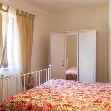Lovely In Dignano With Kitchen Casa vacanze *